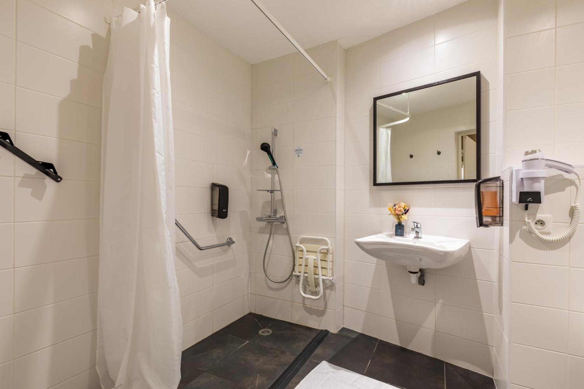 Hotel-Restaurant Le Victoria Rennes Eksteriør bilde